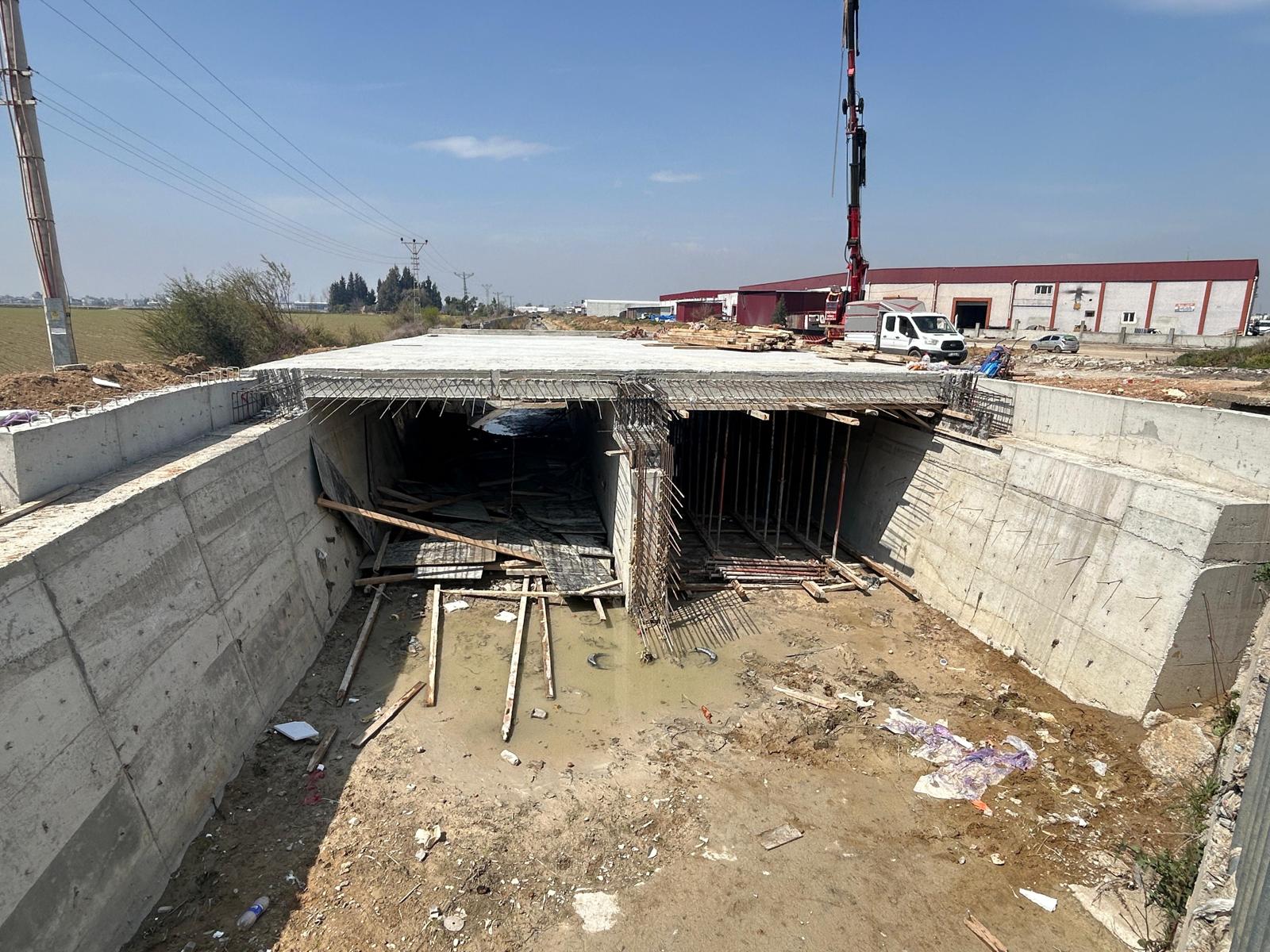  Aladağ, Karaisalı ve Seyhan İlçelerinde Mahalle Bağlantı Yollarına Sathi Kaplama Yapılması İşi